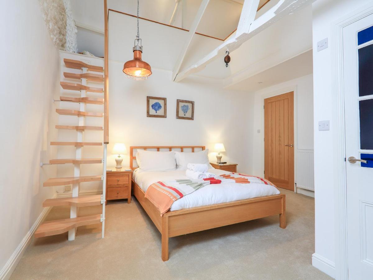 The Corner House Apartment ดาร์ตมัธ ภายนอก รูปภาพ